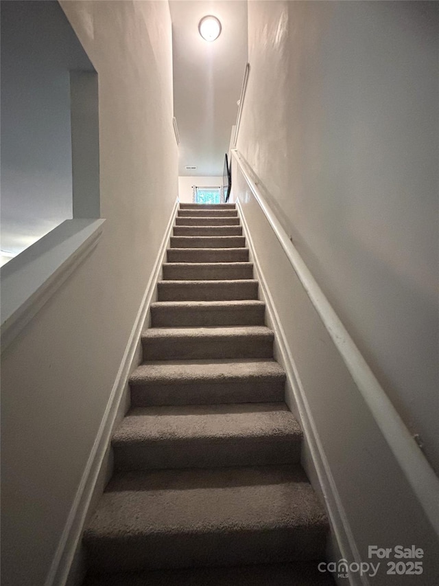 1916 Country Way, Hickory, NC 28601 - view of stairway