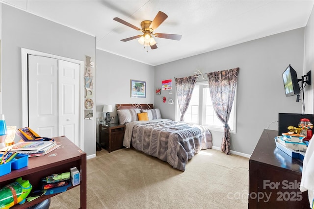 5425 Creek Run Ct, Kings Mountain, NC 28086 - bedroom with carpet floors, a closet, a ceiling fan, and ornamental molding