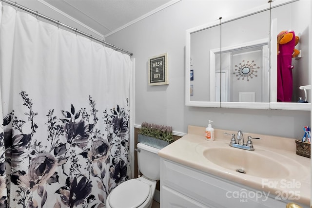 5425 Creek Run Ct, Kings Mountain, NC 28086 - bathroom with vanity, ornamental molding, and a shower with curtain