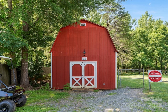 5425 Creek Run Ct, Kings Mountain, NC 28086 - view of barn featuring a shed and a gate