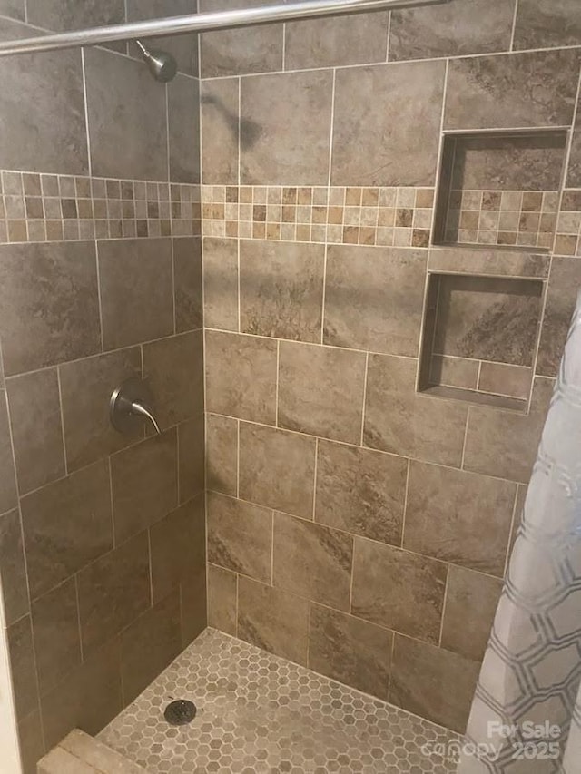 1010 Sprucewood St, Kannapolis, NC 28081 - full bathroom with a tile shower