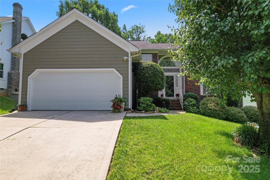 10043 Elsenham Ln, Charlotte, NC 28269 - photo 1