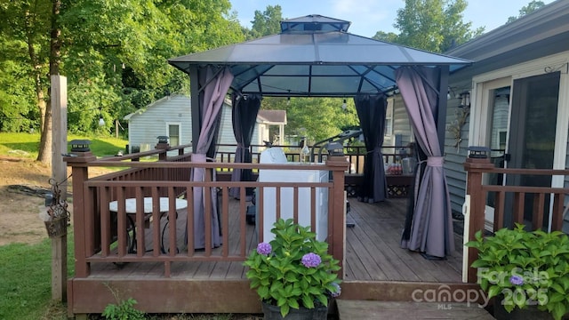 7401 Merrily Ln, Charlotte, NC 28214 - wooden deck featuring a gazebo
