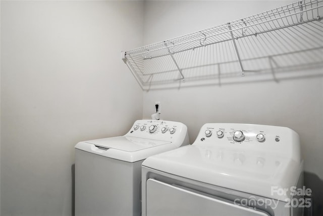 125 Cedar Knoll Cir, Pineville, NC 28134 - laundry room featuring washing machine and dryer