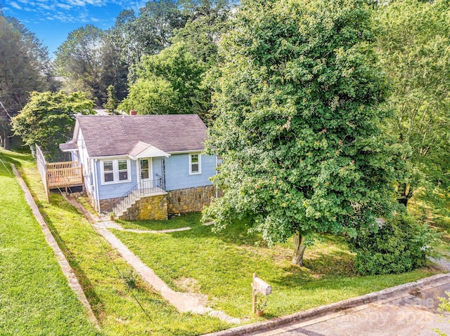 99 Little Oak St, Canton, NC 28716 - view of front of home featuring a front yard and a chimney