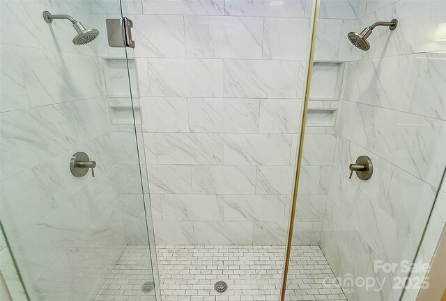 3730 Monique Ln, Charlotte, NC 28210 - bathroom with a stall shower