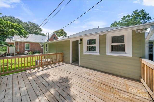 124 Marion St, Clover, SC 29710 - view of deck