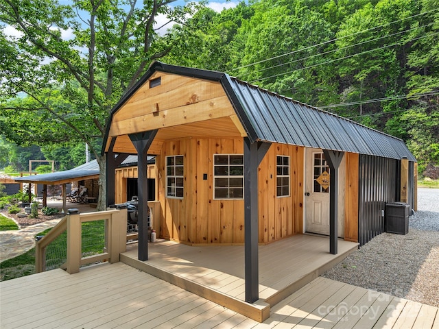 14715 Cruso Rd, Canton, NC 28716 - wooden terrace with an outdoor structure