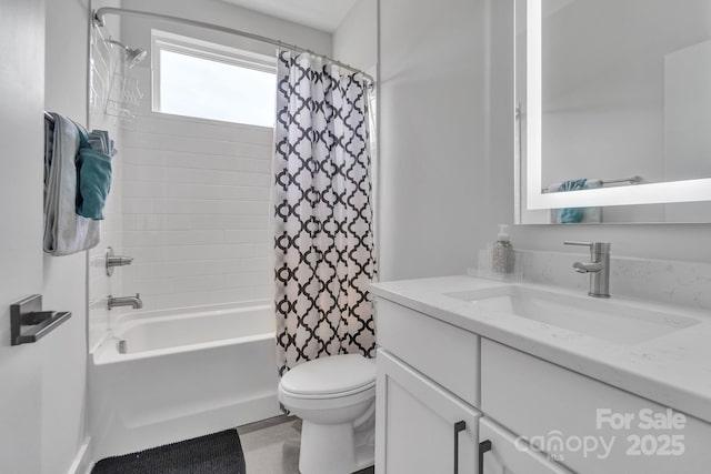 1933 W Trade St, Charlotte, NC 28216 - bathroom with shower / tub combo and vanity