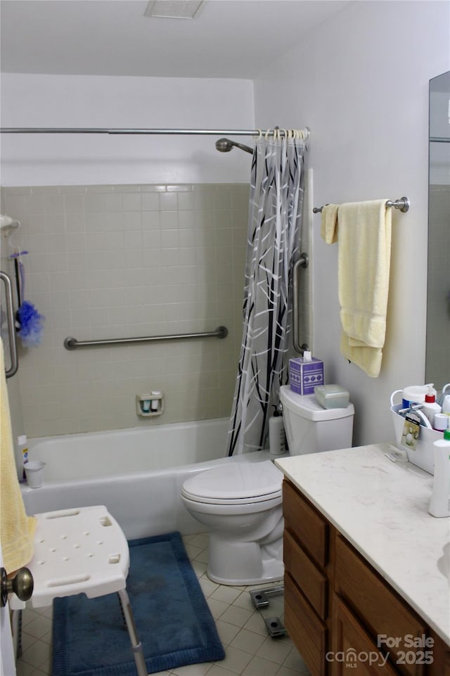 5864 Harris Grove Ln, Charlotte, NC 28212 - bathroom with vanity, shower / bath combo, and tile patterned flooring