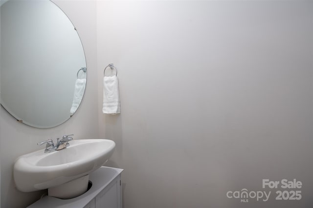 9529 Cotswood Pl, Gastonia, NC 28056 - bathroom featuring a sink