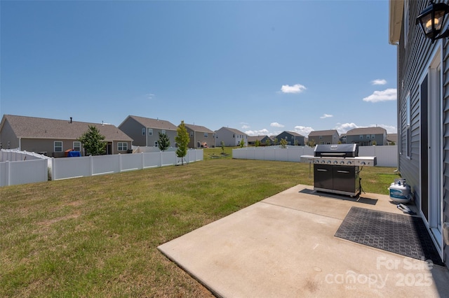 9529 Cotswood Pl, Gastonia, NC 28056 - fenced backyard with a residential view and a patio area