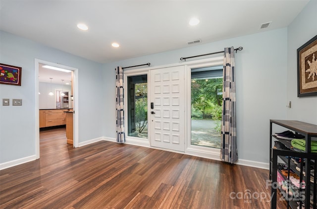 3041 Shallowood Ln, Charlotte, NC 28277 - foyer featuring dark wood finished floors and recessed lighting