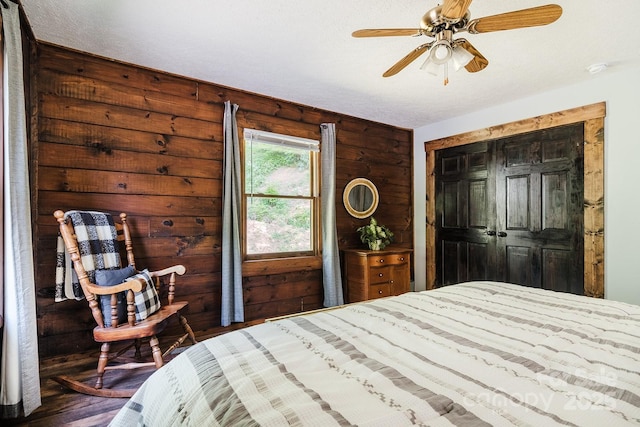 2266 Sugar Mountain Rd, Newland, NC 28657 - bedroom with wood finished floors and a ceiling fan