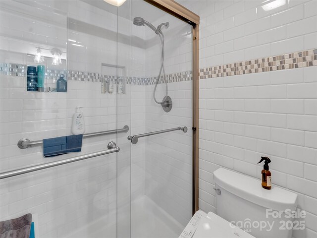 87 Willow Rd Unit D-4, Waynesville, NC 28786 - full bath featuring a stall shower