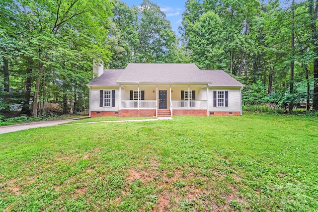 9000 Vagabond Rd, Charlotte, NC 28227 - ranch-style home featuring crawl space, a porch, a chimney, and a front lawn