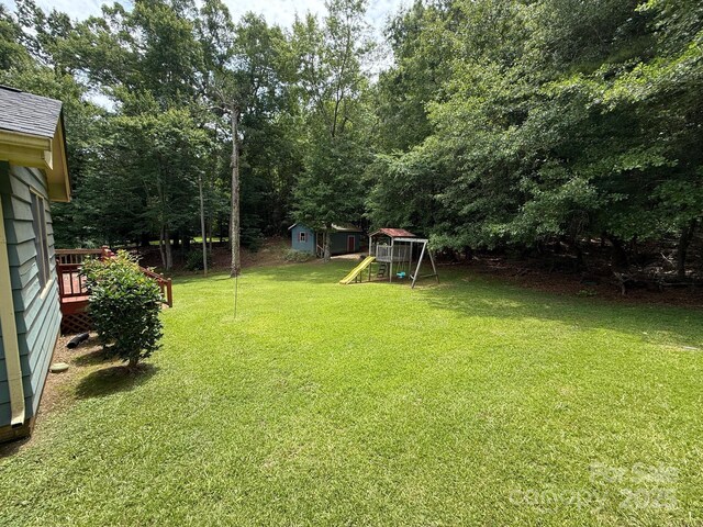 200 Breslin St, Wadesboro, NC 28170 - view of grassy yard with a playground