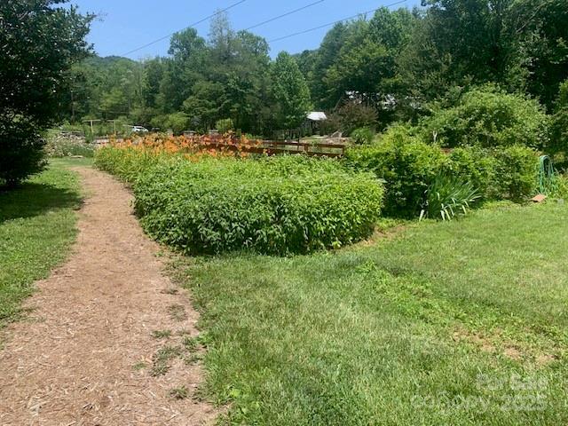 125 Browning Rd, Black Mountain, NC 28711
