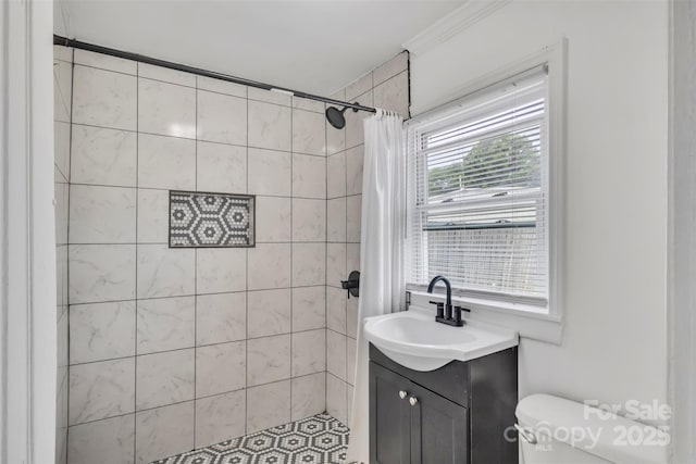 123 E Farmview St, Gastonia, NC 28054 - full bath with tiled shower, vanity, and crown molding