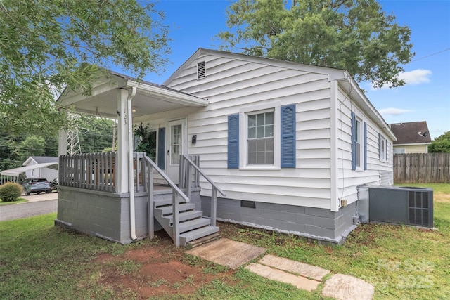 123 E Farmview St, Gastonia, NC 28054 - view of front of property with crawl space