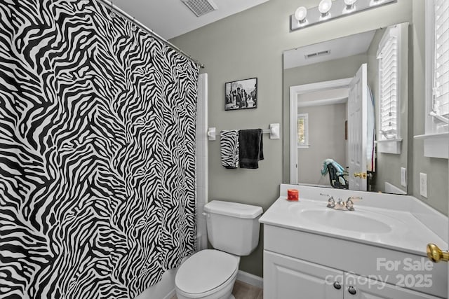 4854 S Hill View Dr, Charlotte, NC 28210 - bathroom featuring vanity and a shower with shower curtain