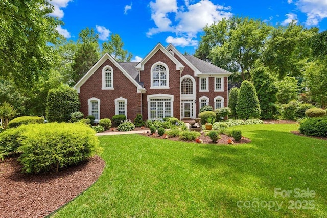 9514 Hayenridge Ct, Huntersville, NC 28078 - georgian-style home featuring brick siding and a front yard