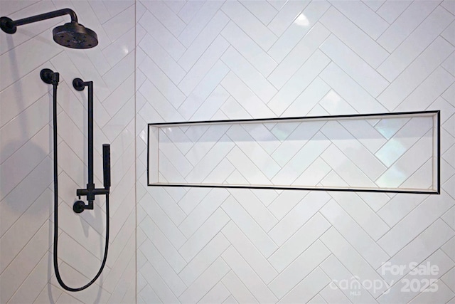 176 Windwood Ln, Troutman, NC 28166 - bathroom featuring a tile shower