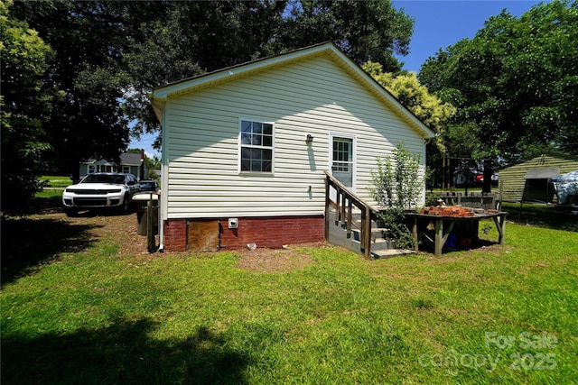 201 W 19th St, Kannapolis, NC 28081 - back of property with a yard and crawl space