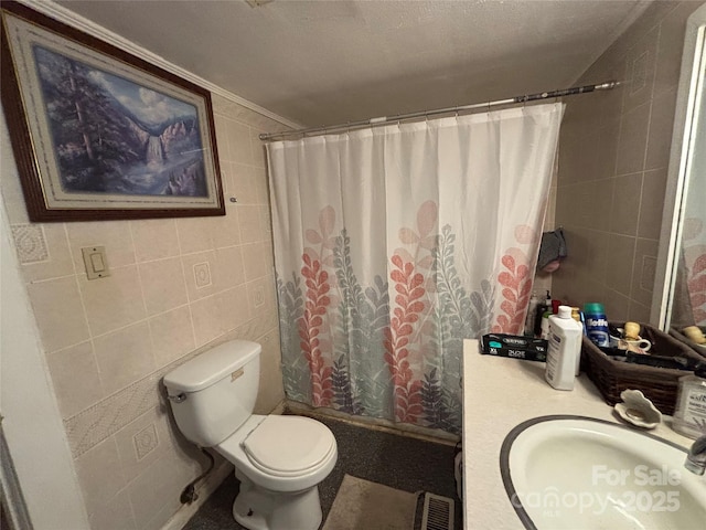 4059 10th Avenue Dr SW, Hickory, NC 28602 - full bath with tile walls, a shower with shower curtain, vanity, and ornamental molding