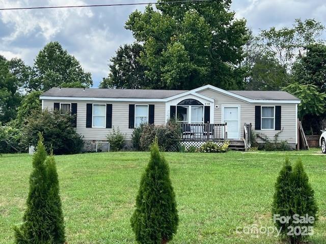 1545 Fairway Acres Dr, Lenoir, NC 28645 - view of front of property with a front yard