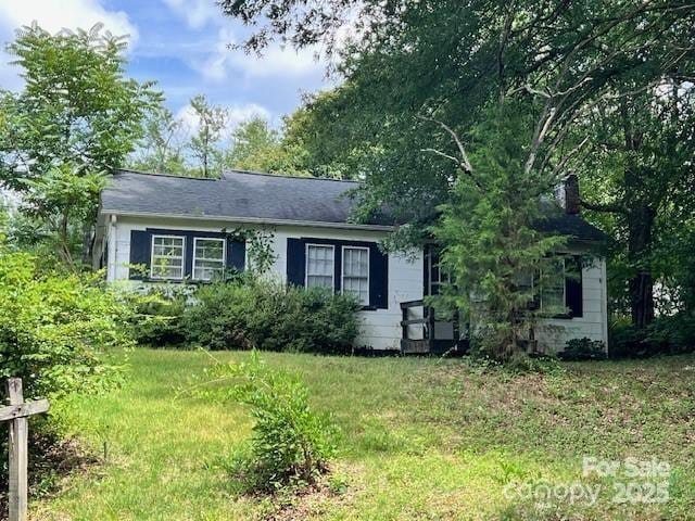 1545 Fairway Acres Dr, Lenoir, NC 28645 - view of front of property featuring a chimney