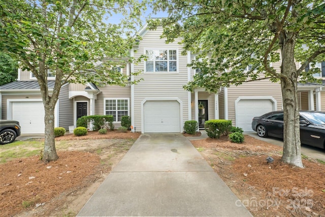 14664 Lions Paw St, Charlotte, NC 28273 - view of front of house featuring driveway and a garage