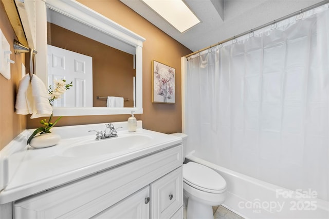 1670 Robins Nest Ct Unit D, Gastonia, NC 28054 - bathroom featuring vanity and shower / bathtub combination with curtain