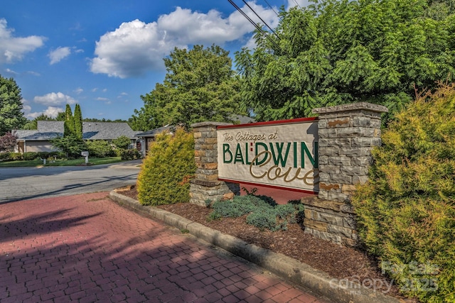 16 Sunview Cir, Arden, NC 28704 - view of community sign