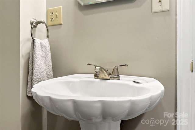 2526 Hankins Rd, Marion, NC 28752 - bathroom featuring a sink