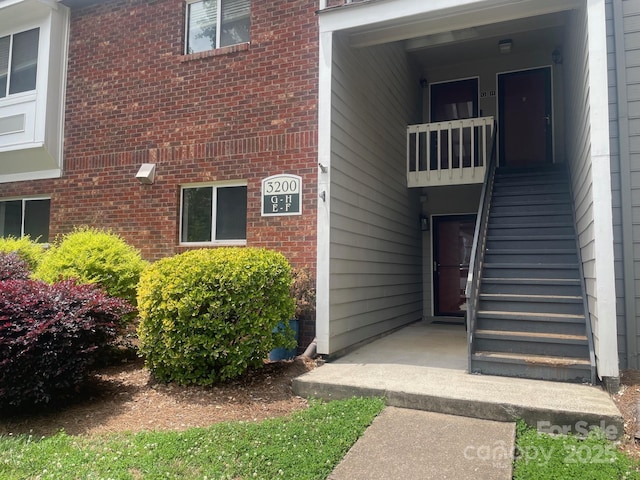 3200 Heathstead Pl Unit E, Charlotte, NC 28210 - entrance to property with brick siding