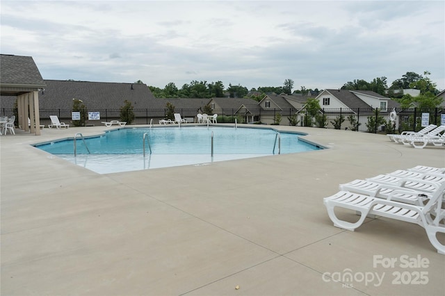 660 Highgarden Ln, Boiling Springs, SC 29316 - community pool with a patio area and a residential view