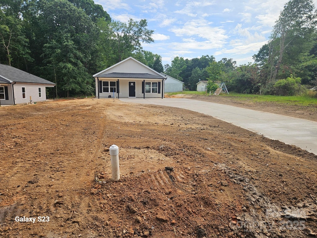 812 Generation Ln, Clover, SC 29710 - view of front facade with driveway and covered porch