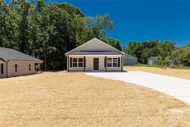 812 Generation Ln, Clover, SC 29710 - view of front facade featuring driveway