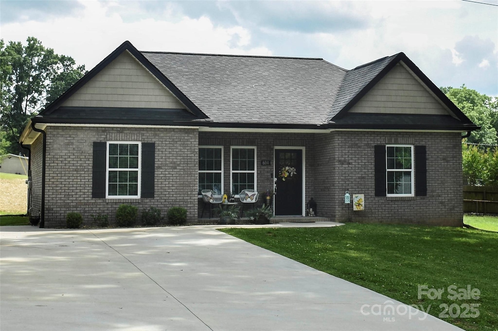 604 E Ohio Ave, Bessemer City, NC 28016 - photo 1