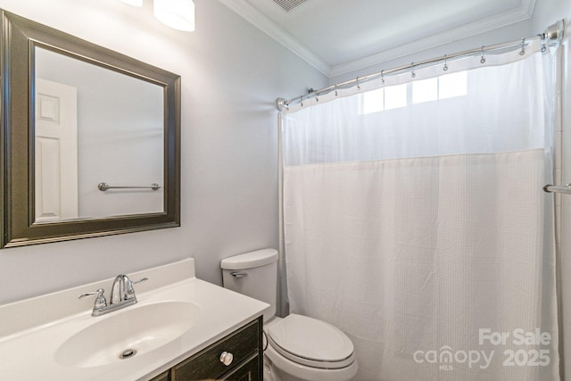 10418 Pullengreen Dr, Charlotte, NC 28277 - full bath featuring crown molding, vanity, and a shower with curtain