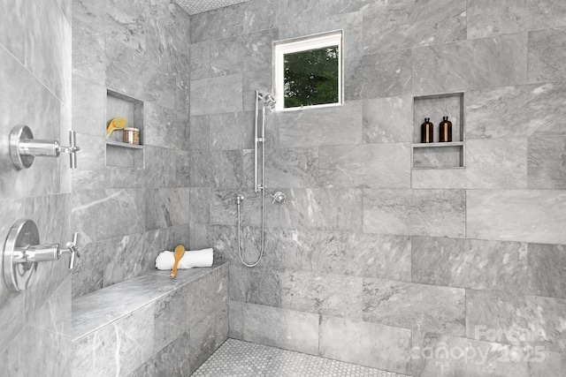 7912 Baltusrol Ln, Charlotte, NC 28210 - bathroom featuring tiled shower