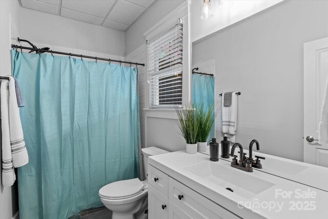 615 N Oak Dr, Huntersville, NC 28078 - full bath with vanity and a drop ceiling