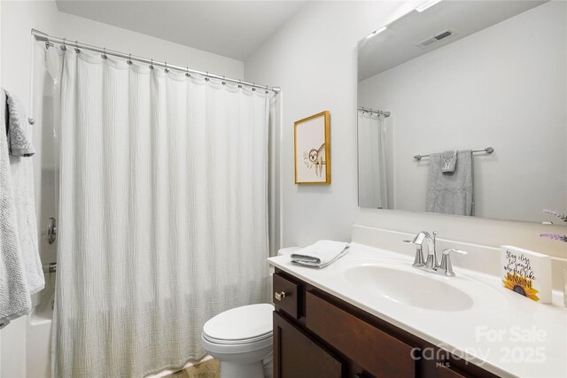 5069 Thomasville Dr, Belmont, NC 28012 - full bath with vanity and shower / tub combo with curtain