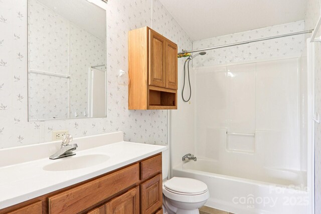 18 Sweet Briar Path Way, Hendersonville, NC 28792 - bathroom with wallpapered walls, vanity, and bathtub / shower combination