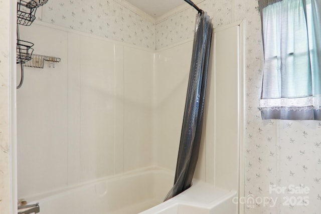 18 Sweet Briar Path Way, Hendersonville, NC 28792 - full bath featuring wallpapered walls, shower / tub combo, and crown molding