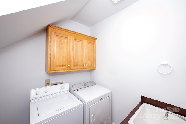 10408 Hadleigh Pl, Charlotte, NC 28210 - laundry area featuring washing machine and clothes dryer and cabinet space