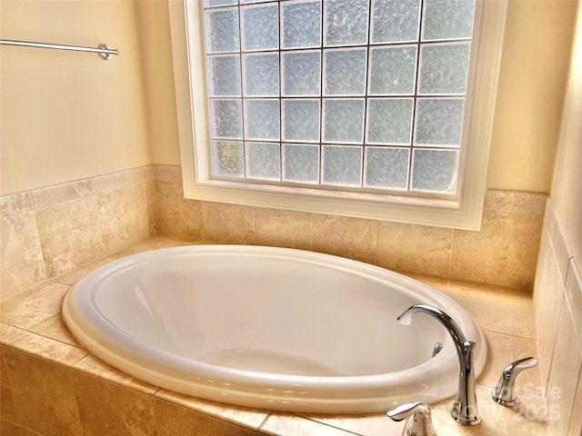 1302 Devonmere Pl, Salisbury, NC 28144 - bathroom featuring a garden tub
