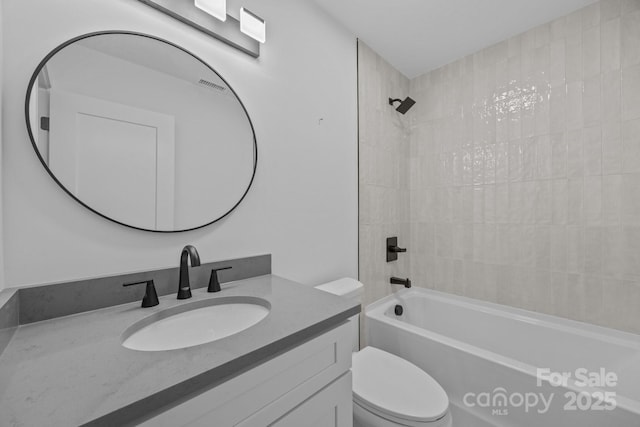 6501 Piney Path Rd, Charlotte, NC 28212 - full bath with vanity and washtub / shower combination