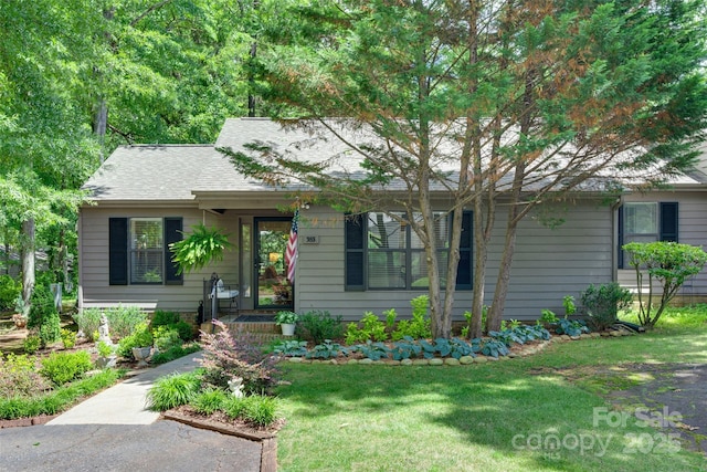 353 Tall Oaks Trl, Fort Mill, SC 29715 - view of front of property featuring a front yard
